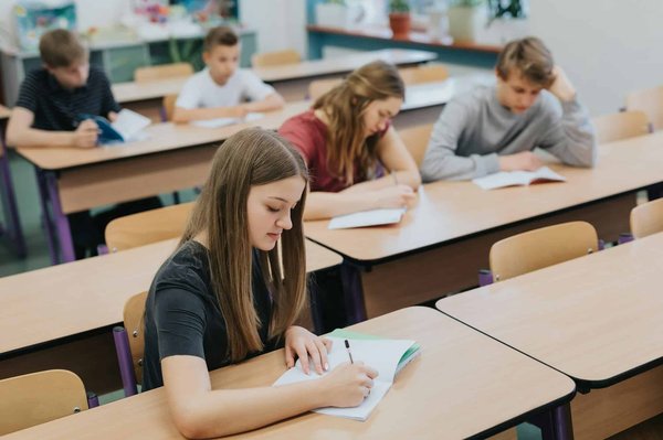 Can Induction Cooktops Save Energy in a Large Family Kitchen?