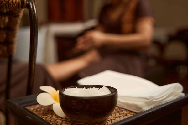 Why Should You Consider a Stand Mixer with a Dough Hook for Baking Bread?